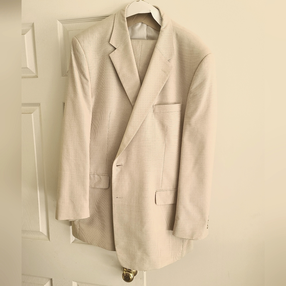 Mens Linen Joseph A Bank suit